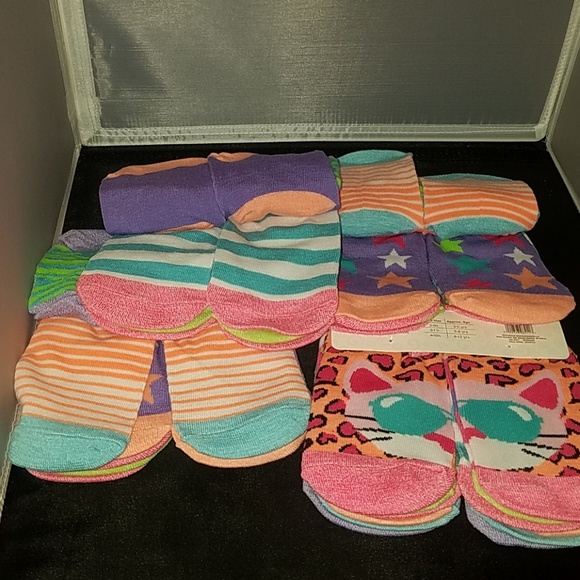 Girls totally Sox. Shoe size 3 to 8.5 - Picture 5 of 5
